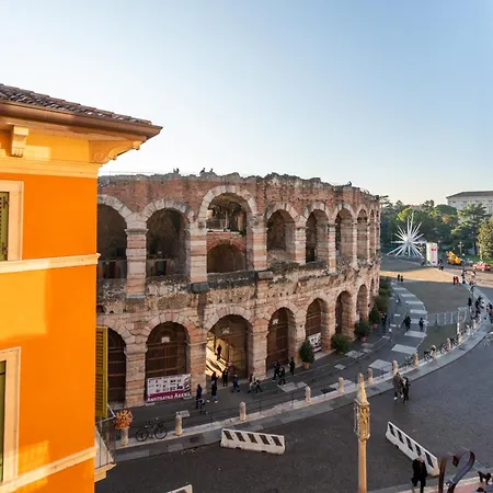 Lussuosa Residenza Rubiani - Domus Apartmán *